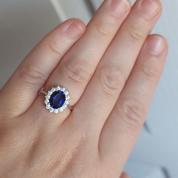 2.68 Carat Swiss Sapphire Sterling Silver  ring - Picture 5 of 11